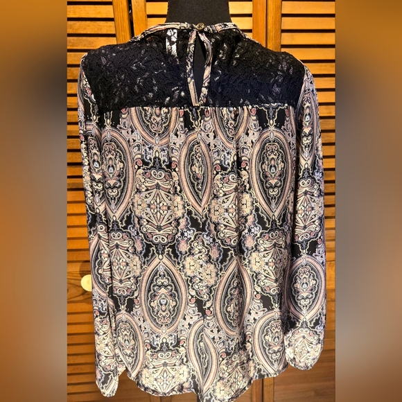 Lg. Elegant Paisley Women's Blouse With Long Sleeves From Xhilaration - Picture 6 of 11